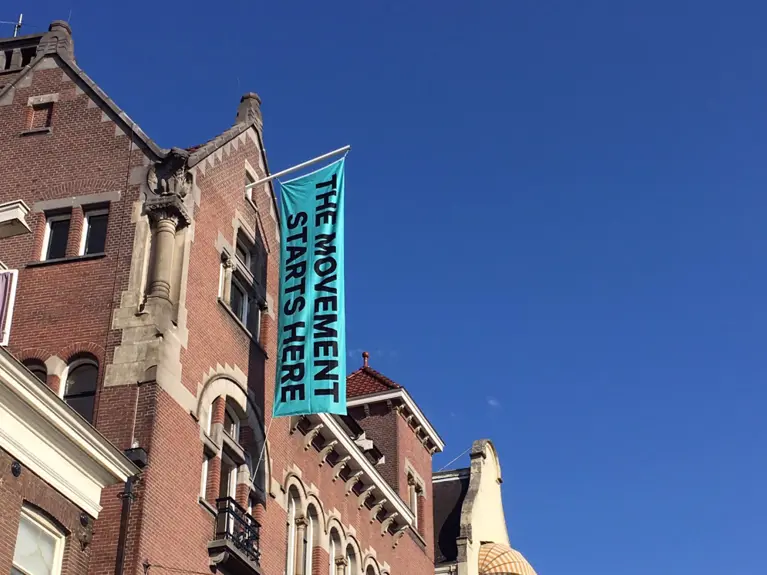 fashion for good building flag image