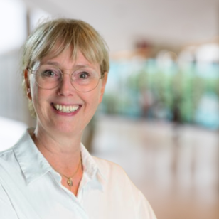 Headshot of Barbara Hoekstra